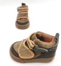 Load image into Gallery viewer, BABY BOY SIZE 3 TODDLER BUMKIDS SHOES EUC - Faith and Love Thrift