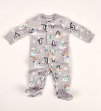 Load image into Gallery viewer, BABY BOY Size 3 Months - Carters Fleece Onesie EUC

Adorable and soft footed one piece with winter patterns 

