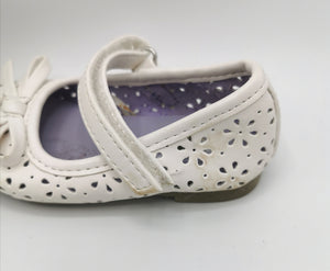 BABY GIRL SIZE 4 TODDLER - WHITE, BALLET SHOES VGUC - Faith and Love Thrift