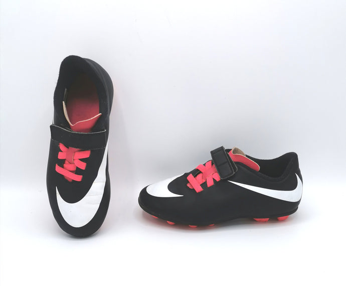 GIRL SIZE 13C YOUTH - Nike, Hard Ground Soccer Shoes VGUC - Faith and Love Thrift