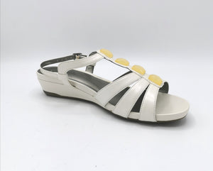 WOMENS SIZE 7M - Tradition, White Dress Sandals VGUC - Faith and Love Thrift