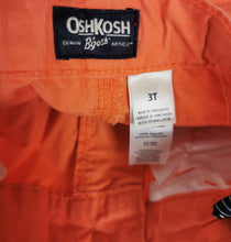 Load image into Gallery viewer, BOY SIZE 3T YEARS - OSHKOSH Cargo Shorts EUC - Faith and Love Thrift