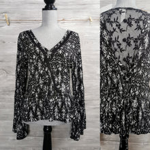 Load image into Gallery viewer, WOMENS SIZE XS - Others Follow, Dress Top, Open Back, Lace NWT - Faith and Love Thrift