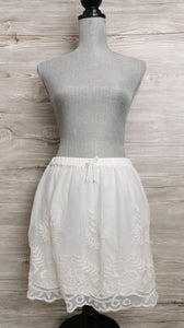 WOMENS SMALL/MEDIUM or GIRLS SIZE LARGE (12) DEX, Beautiful Lace Boho Skirt NWT - Faith and Love Thrift