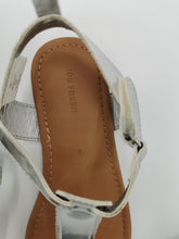 Load image into Gallery viewer, GIRL SIZE 1 YOUTH - Joe Fresh, Silver Sandals EUC - Faith and Love Thrift