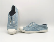 Load image into Gallery viewer, GIRL SIZE 2 YOUTH - JOE FRESH Slip on Shoes GUC - Faith and Love Thrift