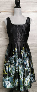 WOMENS SIZE 7/8 - Maurices Fit & Flare Patterened Dress
