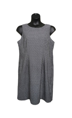WOMENS PLUS SIZE 16 - MARIO SERANI, Sleeveless Dress EUC

Pencil & Patterned style dress thats great for all occasions.  Made well and has some stretch.

 

