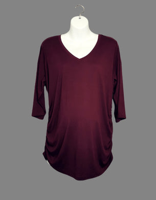 WOMENS PLUS SIZE 1X - MOTHERHOOD MATERNITY TOP NWT

Soft and comfortable, V-Neck, 3/4 Length sleeves.  Side rouching.

Colour is purple / maroon blend.  

