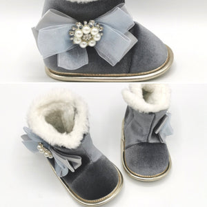 GIRL SIZE 3 TODDLER - Soft Fuzzy Boots NWOT - Faith and Love Thrift