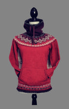 Load image into Gallery viewer, WOMENS SIZE MEDIUM - EDDIE BAUER, Funnle Neck Pullover Sweater EUC

Beautiful with vintage flare. Thicker fabric that&#39;s perfect for keeping you cozy and warm this winter season.  

Wool Blend Fabric, front Kangaroo pocket, Funnel Neck, maroon redish colour (my camera couldn&#39;t quite capture the colours) Displayed on size medium mannequin for reference.  

All measurements and fabric materials are shown on 2nd picture. 

 

