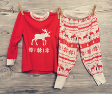 Load image into Gallery viewer, UNISEX SIZE 12/18 MONTHS - Matching Festive Winter Outfit EUC - Faith and Love Thrift