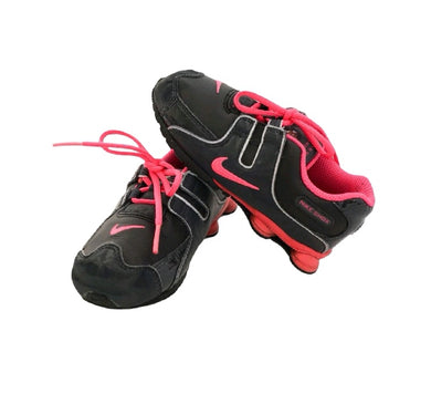 GIRL SIZE 9C TODDLER - NIKE SHOX Running Shoes EUC 

Fantastic running shoes in excellent preloved condition! 

Pink and black, lace up. 

 

