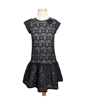 GIRL SIZE 6 YEARS - DEUX PAR DEUX, Black & White, Floral Lace Fitted Dress VGUC

Black cotton trims are slightly faded, but not noticeable.

Such a beautiful dress that's cotton blend lined. Well made Designer Fashion.  

