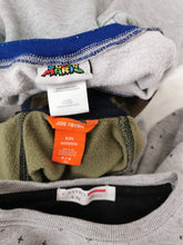 Load image into Gallery viewer, BOY SIZE(S) (4 to 6 YEARS) - 3 Piece, Graphic Sweater Bundle VGUC B18