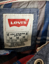 Load image into Gallery viewer, BOY SIZE MEDIUM (10/12 YEARS) LEVI&#39;S, Long sleeve Button Down Dress Shirt EUC B33