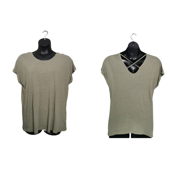 WOMENS SIZE XXL - Soya Concept Linen/Viscose Open Cross Back T-Shirt NWT

Beautiful and classy t-shirt in soft sage green colour with short sleeves. Perfect for summer! 

Displayed on plus size mannequin. 

