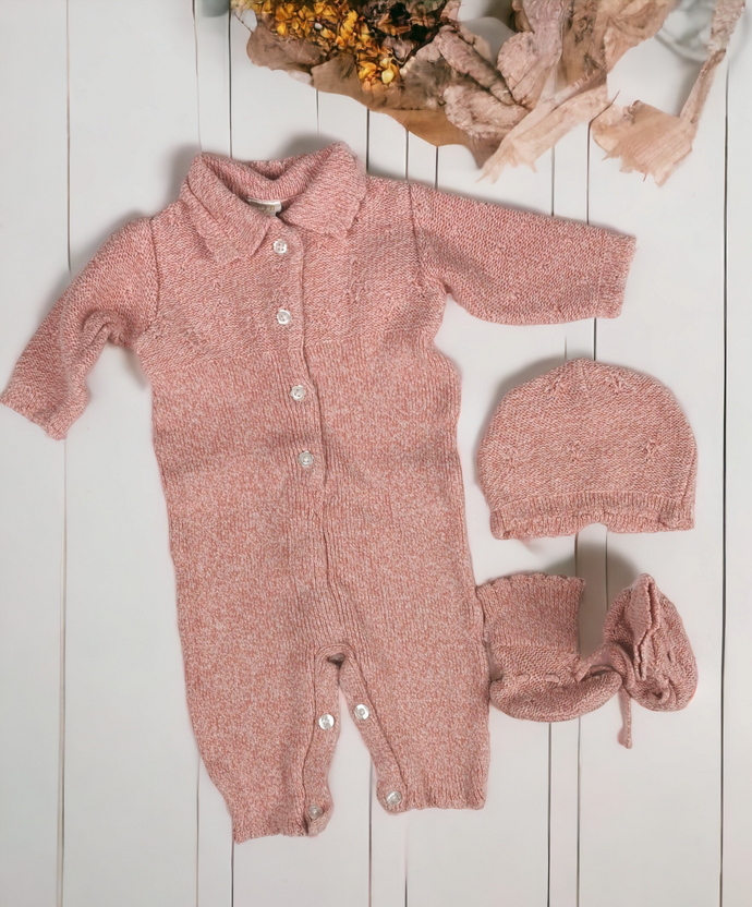 BABY GIRL SIZE 0/6 MONTHS - Baby GAP, 3 Piece Fall Outfit, Knit Romper With Matching Booties + Hat EUC B25