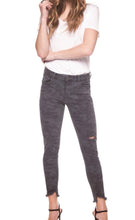 Load image into Gallery viewer, WOMENS SIZE 26 &amp; 27 - DEX Charcoal Camo Stretch Jeggings NWT - Faith and Love Thrift
