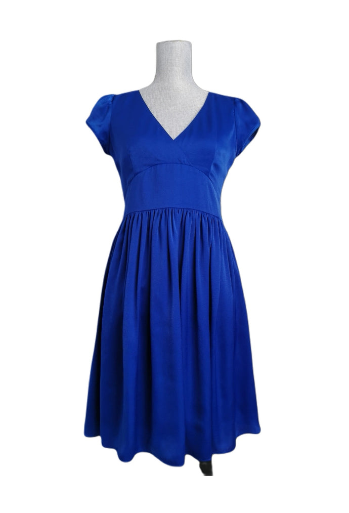 WOMENS SIZE 6 - JACOB Special Occasion Dress 

Non-stretch fabric - silky soft, flowy. Very flattering fit. 

V-Neck, empire waist, cap sleeves, side zipper and lined. 

Freshly washed, hung dry and steamed pressed. Displayed on a size medium mannequin. 

 

